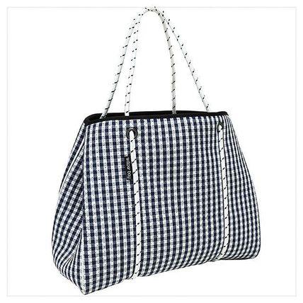 WillowBay - DAYDREAMER Neoprene Tote with Closure - GINGHAM NAVY
